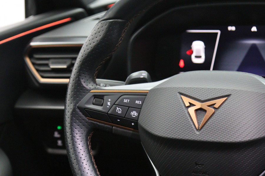 CUPRA Leon 1.4 e-Hybrid VZ 245 PK Performance PHEV, Camera, Kuipstoelen, Navigatie, Stuurverwarming