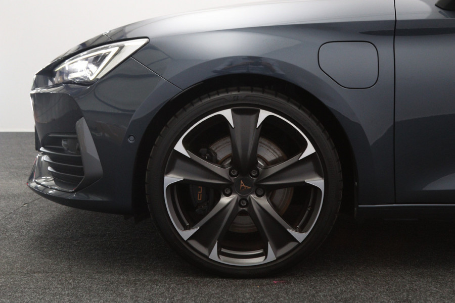 CUPRA Leon 1.4 e-Hybrid VZ 245 PK Performance PHEV, Camera, Kuipstoelen, Navigatie, Stuurverwarming