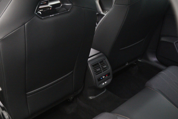 CUPRA Leon 1.4 e-Hybrid VZ 245 PK Performance PHEV, Camera, Kuipstoelen, Navigatie, Stuurverwarming