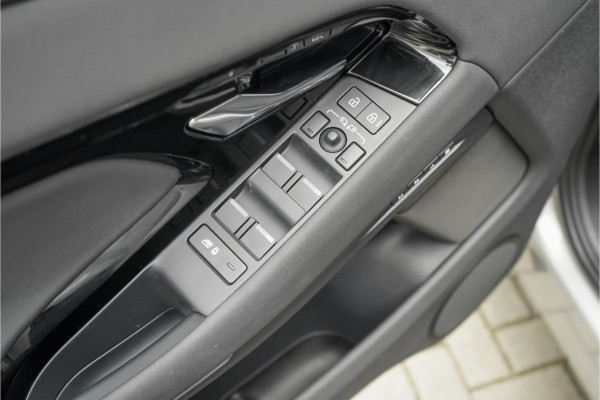 Land Rover Range Rover Evoque 1.5 P270e PHEV AWD SE Dynamic Pano ACC 20" 1e Eig Ori NL
