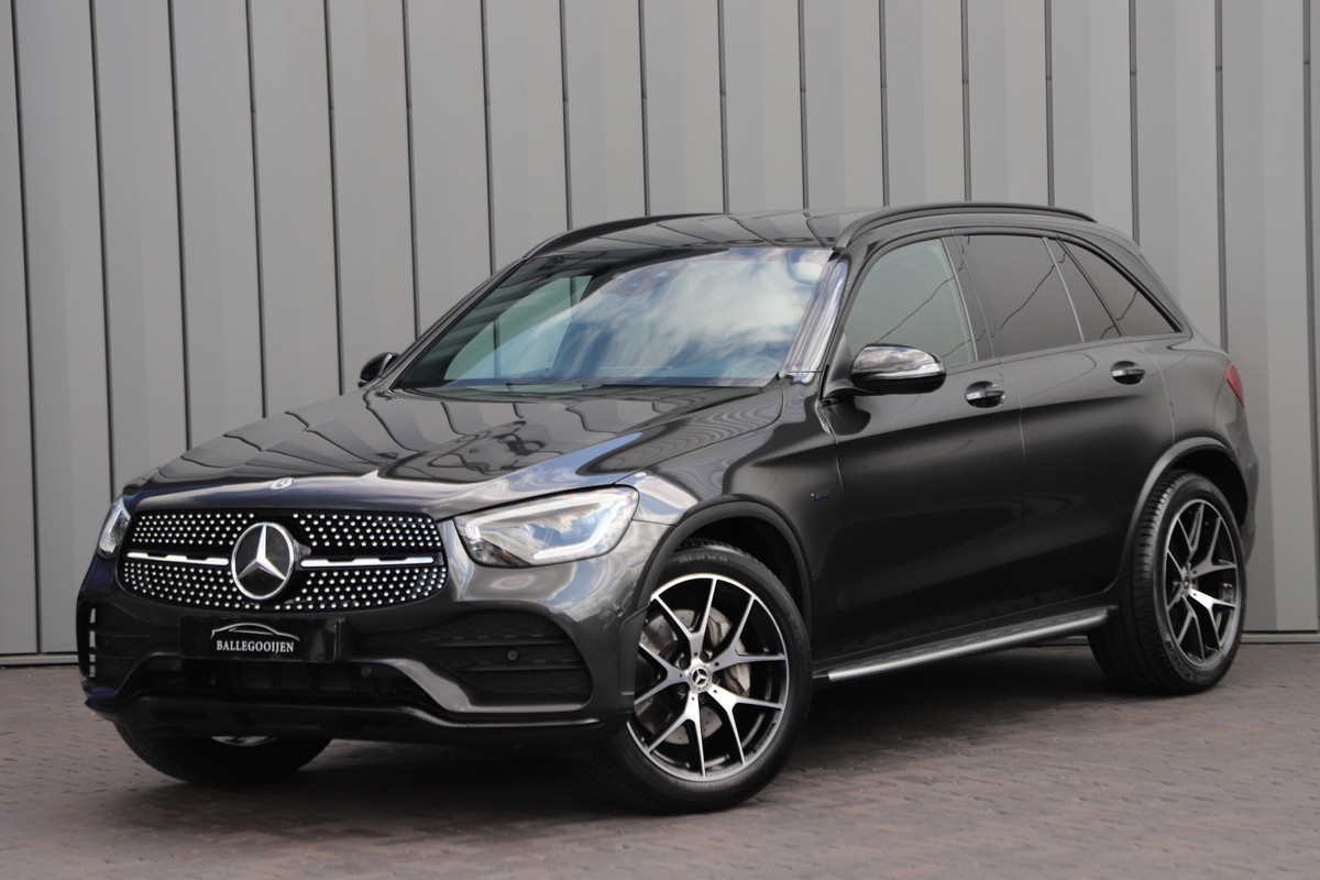 Mercedes-Benz GLC 300e AMG 4-Matic | 320PK | Luchtvering | Head-up | Sfeerverlichting | Multibeam | Standkachel | Digitaal dashboard | 2020.