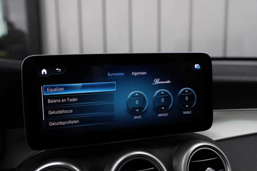 Mercedes-Benz GLC 300e AMG 4-Matic | 320PK | Luchtvering | Head-up | Burmester | Keyless-go | Sfeerverlichting | Pano | Memory | Multibeam | 2020.