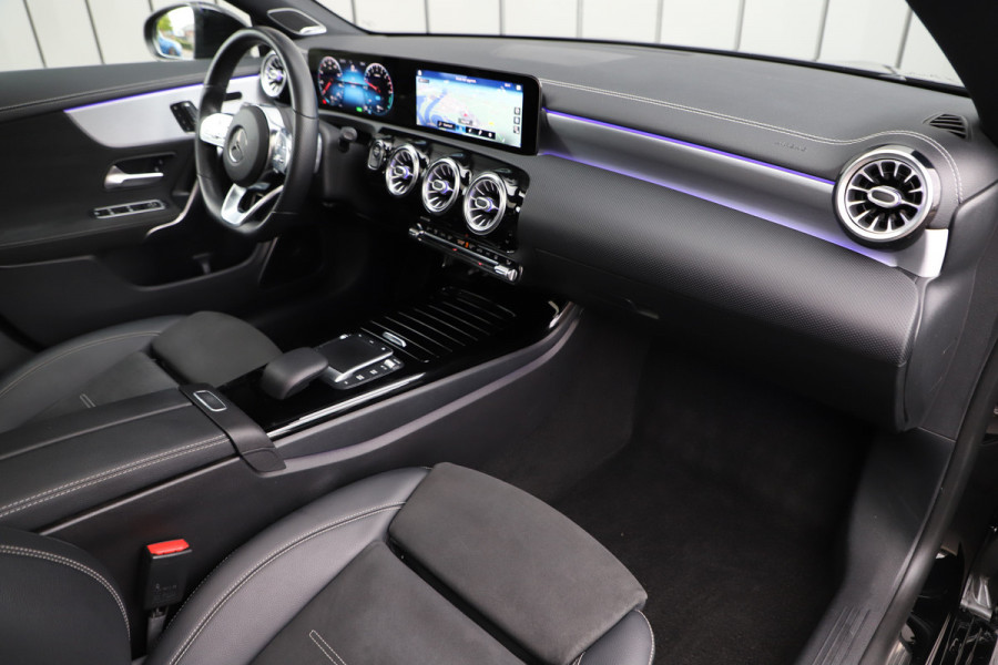 Mercedes-Benz CLA-Klasse Shooting Brake 250e AMG | 218PK | Pano | Burmester | Keyless-go | Memory | Sfeerverlichting | Stoelverw. | Multibeam | Trekhaak