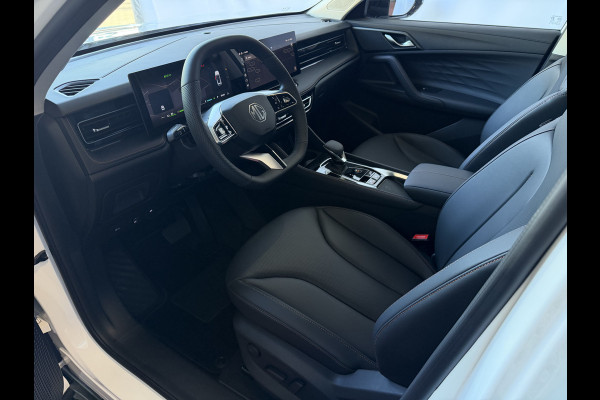 MG MG HS PHEV 1.5 TGDI LUXURY PHEV PLUG-IN HYBRIDE | LEER | 272PK NIEUWE AUTO | >1.000 KM TOTAAL BEREIK | 360° CAMERA | ELEKTRISCHE ACHTERKLEP