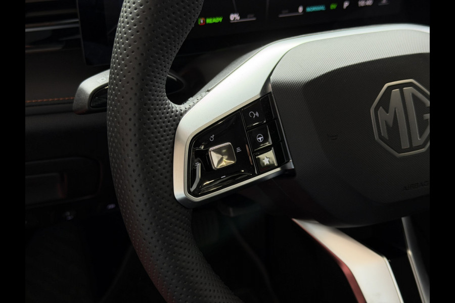 MG MG HS PHEV 1.5 TGDI LUXURY PHEV PLUG-IN HYBRIDE | LEER | 272PK NIEUWE AUTO | >1.000 KM TOTAAL BEREIK | 360° CAMERA | ELEKTRISCHE ACHTERKLEP