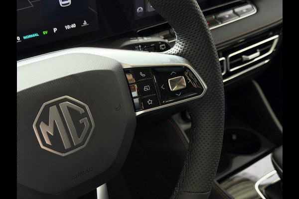 MG MG HS PHEV 1.5 TGDI LUXURY PHEV PLUG-IN HYBRIDE | LEER | 272PK NIEUWE AUTO | >1.000 KM TOTAAL BEREIK | 360° CAMERA | ELEKTRISCHE ACHTERKLEP