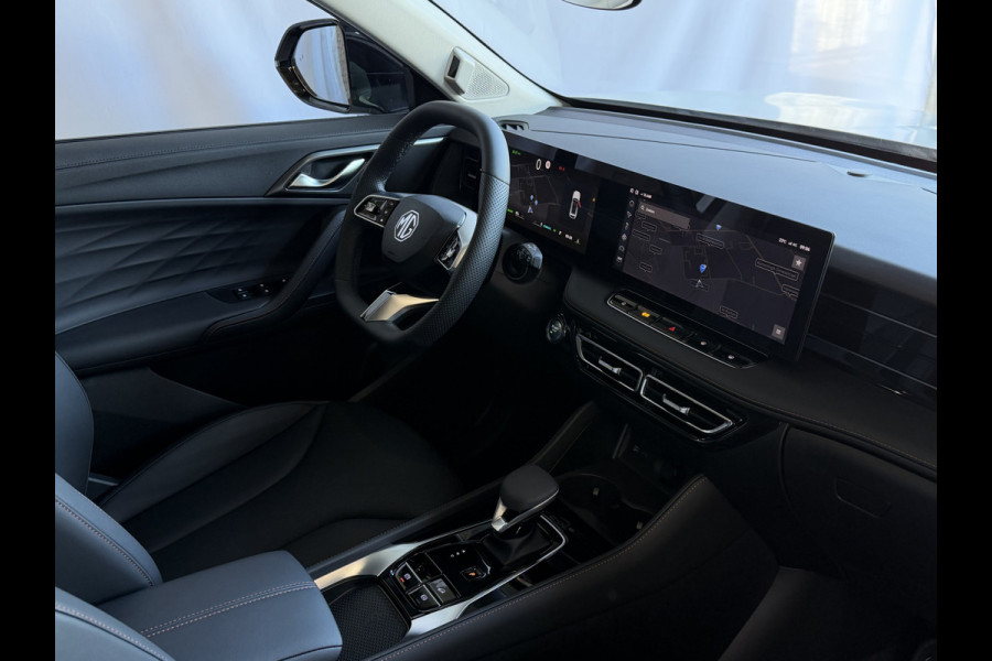 MG MG HS PHEV 1.5 TGDI LUXURY PHEV PLUG-IN HYBRIDE | LEER | 272PK NIEUWE AUTO | >1.000 KM TOTAAL BEREIK | 360° CAMERA | ELEKTRISCHE ACHTERKLEP