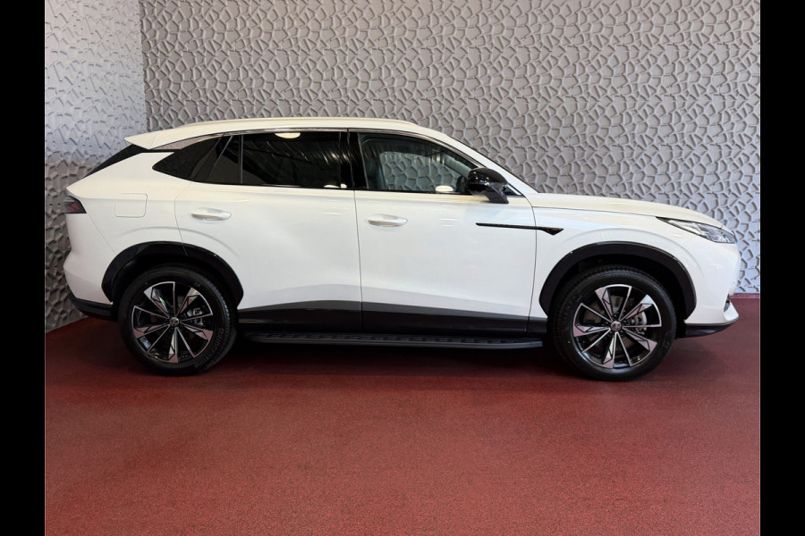 MG MG HS PHEV 1.5 TGDI LUXURY PHEV PLUG-IN HYBRIDE | LEER | 272PK NIEUWE AUTO | >1.000 KM TOTAAL BEREIK | 360° CAMERA | ELEKTRISCHE ACHTERKLEP