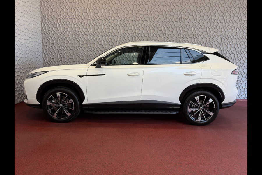 MG MG HS PHEV 1.5 TGDI LUXURY PHEV PLUG-IN HYBRIDE | LEER | 272PK NIEUWE AUTO | >1.000 KM TOTAAL BEREIK | 360° CAMERA | ELEKTRISCHE ACHTERKLEP