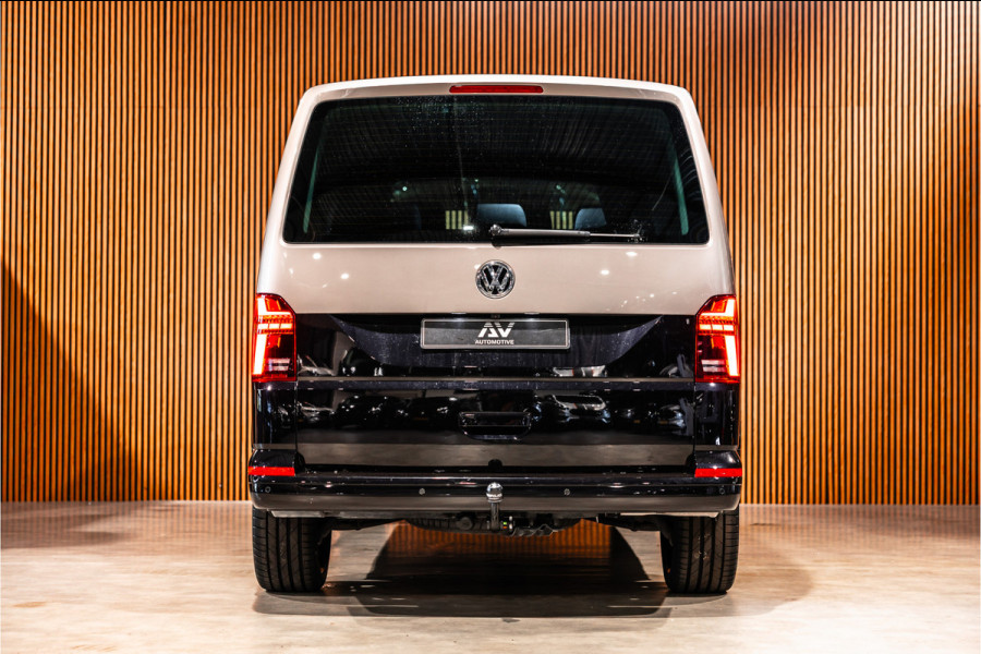 Volkswagen Transporter T6.1 2.0 TDI L2H1 DC Caravelle | Dubbel cabine | Two-tone | CarPlay | Camera | MF Stuur | Cruise control | Climate control | 6-zitter | BPM vrij | Nieuwe APK | Dealer onderhouden