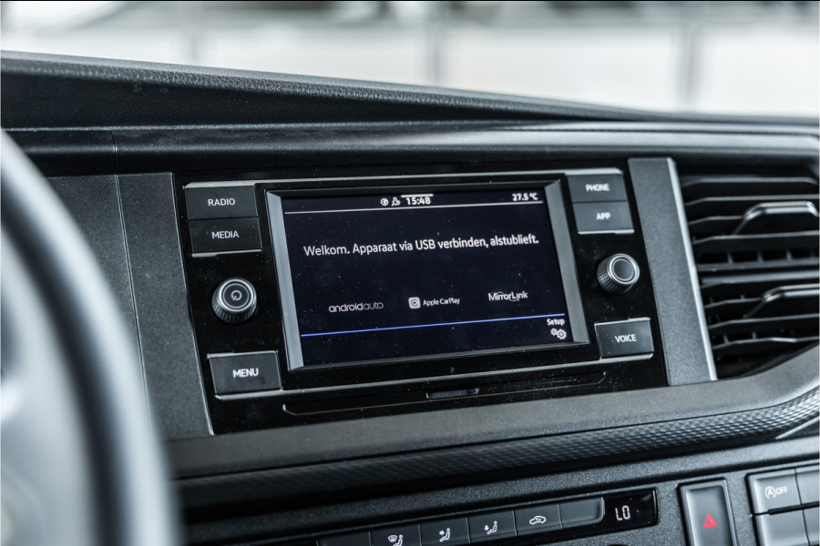 Volkswagen Transporter T6.1 2.0 TDI L2H1 DC Caravelle | Dubbel cabine | Two-tone | CarPlay | Camera | MF Stuur | Cruise control | Climate control | 6-zitter | BPM vrij | Nieuwe APK | Dealer onderhouden