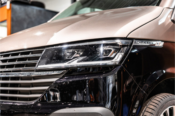 Volkswagen Transporter T6.1 2.0 TDI L2H1 DC Caravelle | Dubbel cabine | Two-tone | CarPlay | Camera | MF Stuur | Cruise control | Climate control | 6-zitter | BPM vrij | Nieuwe APK | Dealer onderhouden