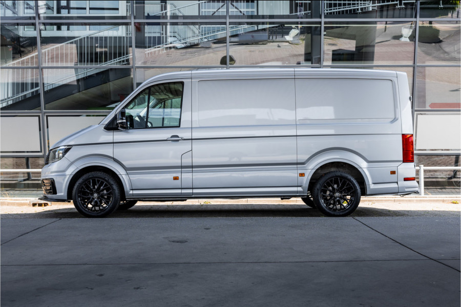 Volkswagen Crafter 2.0 TDI L3H2 | Automaat | CarPlay | Camera | Betimmering | MF Stuur | Cruise control | Stoelverwarming | Nieuwe APK | Dealer onderhouden | BPM Vrij | Euro 6
