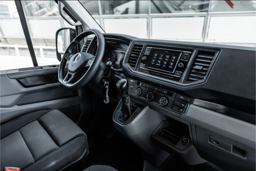 Volkswagen Crafter 2.0 TDI L3H2 | Automaat | CarPlay | Camera | Betimmering | MF Stuur | Cruise control | Stoelverwarming | Nieuwe APK | Dealer onderhouden | BPM Vrij | Euro 6