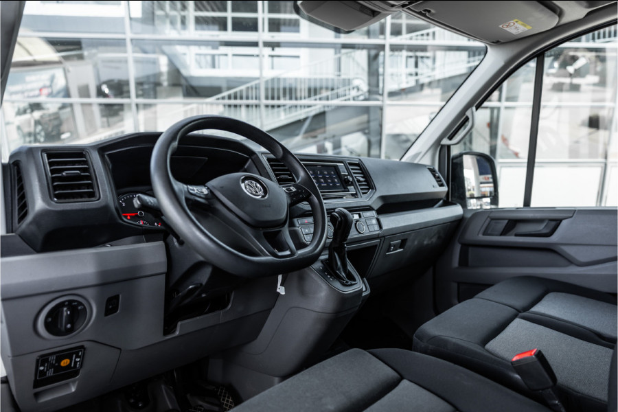 Volkswagen Crafter 2.0 TDI L3H2 | Automaat | CarPlay | Camera | Betimmering | MF Stuur | Cruise control | Stoelverwarming | Nieuwe APK | Dealer onderhouden | BPM Vrij | Euro 6