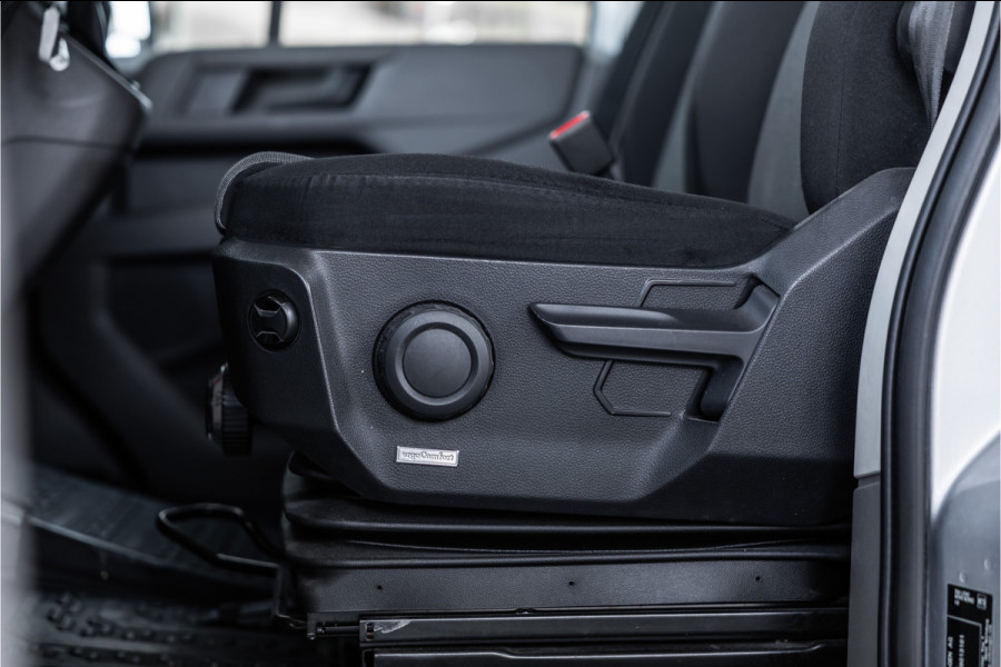 Volkswagen Crafter 2.0 TDI L3H2 | Automaat | CarPlay | Camera | Betimmering | MF Stuur | Cruise control | Stoelverwarming | Nieuwe APK | Dealer onderhouden | BPM Vrij | Euro 6