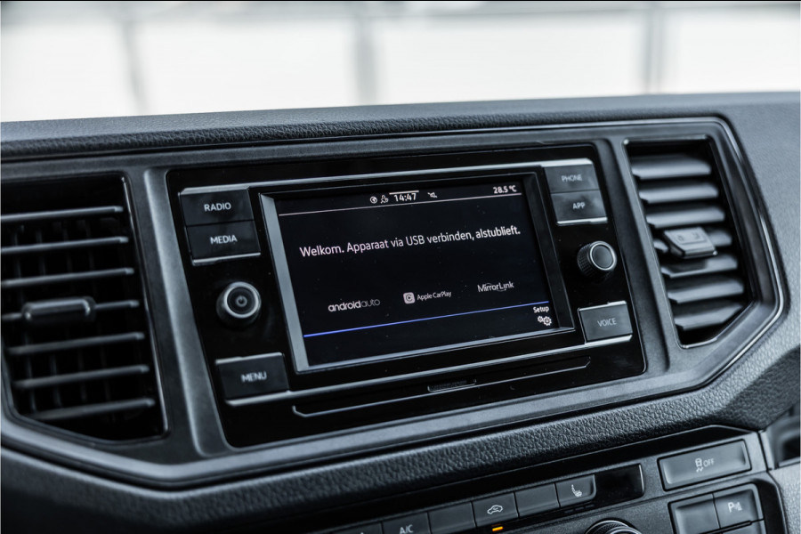 Volkswagen Crafter 2.0 TDI L3H2 | Automaat | CarPlay | Camera | Betimmering | MF Stuur | Cruise control | Stoelverwarming | Nieuwe APK | Dealer onderhouden | BPM Vrij | Euro 6