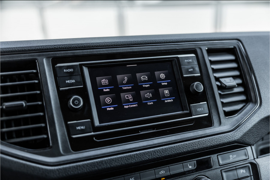 Volkswagen Crafter 2.0 TDI L3H2 | Automaat | CarPlay | Camera | Betimmering | MF Stuur | Cruise control | Stoelverwarming | Nieuwe APK | Dealer onderhouden | BPM Vrij | Euro 6