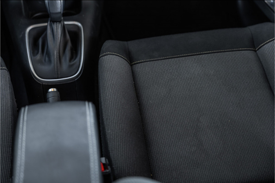 Citroën C3 1.2 PureTech | Automaat | Camera | Navigatie | CarPlay | Cruise control | Led koplampen | Airco | MF Stuur | Nieuwe APK | Goed onderhouden