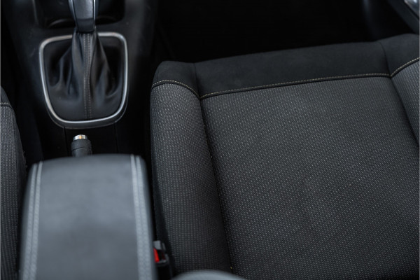Citroën C3 1.2 PureTech | Automaat | Camera | Navigatie | CarPlay | Cruise control | Led koplampen | Airco | MF Stuur | Nieuwe APK | Goed onderhouden