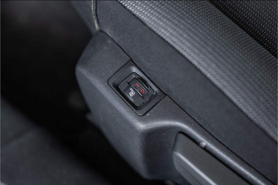 Citroën C3 1.2 PureTech | Automaat | Camera | Navigatie | CarPlay | Cruise control | Led koplampen | Airco | MF Stuur | Nieuwe APK | Goed onderhouden