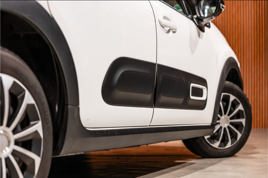 Citroën C3 1.2 PureTech | Automaat | Camera | Navigatie | CarPlay | Cruise control | Led koplampen | Airco | MF Stuur | Nieuwe APK | Goed onderhouden