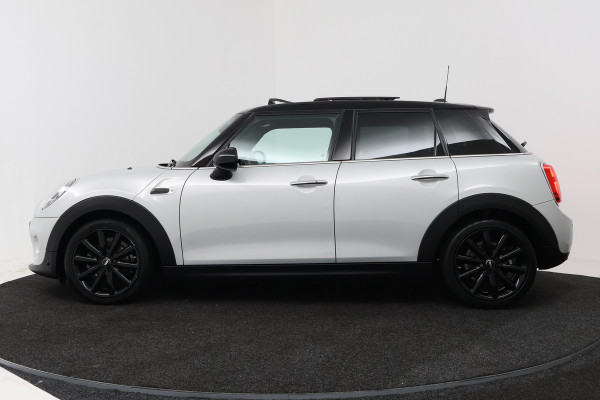 MINI 5-deurs 1.5 Cooper Chili (PANORAMADAK, STOELVERWARMING, H/K AUDIO, DEALER ONDERHOUDEN)
