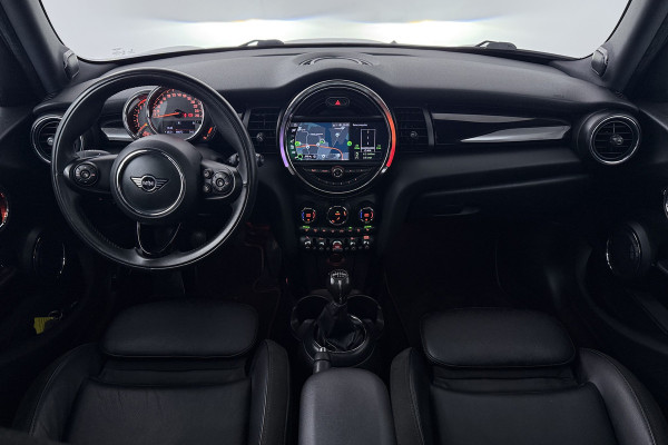 MINI 5-deurs 1.5 Cooper Chili (PANORAMADAK, STOELVERWARMING, H/K AUDIO, DEALER ONDERHOUDEN)
