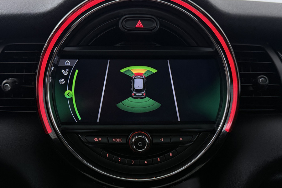 MINI 5-deurs 1.5 Cooper Chili (PANORAMADAK, STOELVERWARMING, H/K AUDIO, DEALER ONDERHOUDEN)
