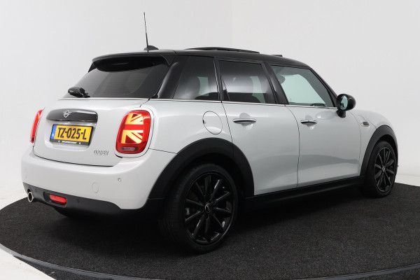 MINI 5-deurs 1.5 Cooper Chili (PANORAMADAK, STOELVERWARMING, H/K AUDIO, DEALER ONDERHOUDEN)
