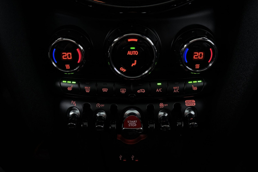 MINI 5-deurs 1.5 Cooper Chili (PANORAMADAK, STOELVERWARMING, H/K AUDIO, DEALER ONDERHOUDEN)