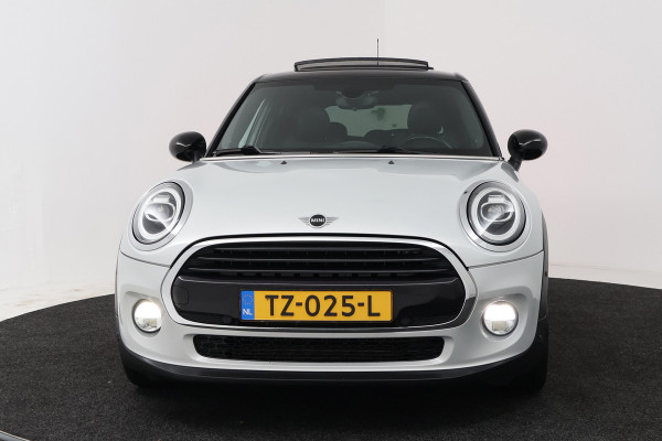 MINI 5-deurs 1.5 Cooper Chili (PANORAMADAK, STOELVERWARMING, H/K AUDIO, DEALER ONDERHOUDEN)