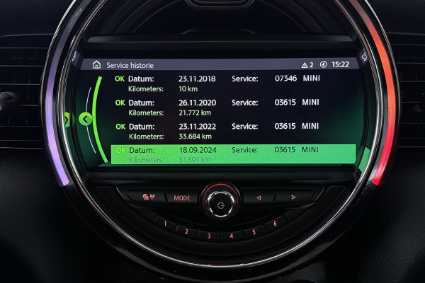MINI 5-deurs 1.5 Cooper Chili (PANORAMADAK, STOELVERWARMING, H/K AUDIO, DEALER ONDERHOUDEN)