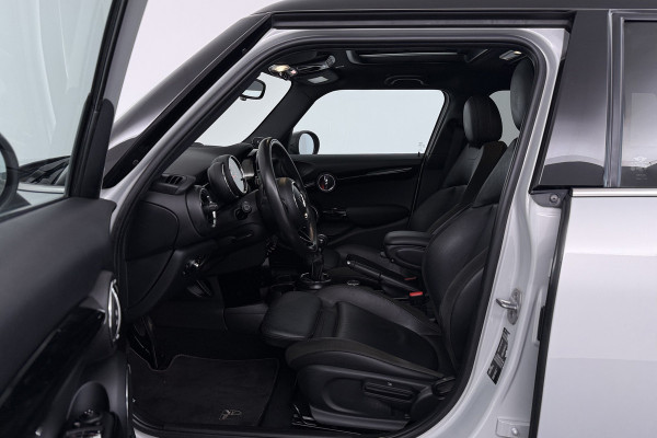 MINI 5-deurs 1.5 Cooper Chili (PANORAMADAK, STOELVERWARMING, H/K AUDIO, DEALER ONDERHOUDEN)