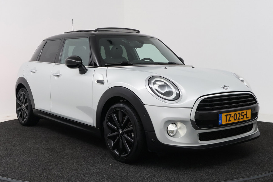 MINI 5-deurs 1.5 Cooper Chili (PANORAMADAK, STOELVERWARMING, H/K AUDIO, DEALER ONDERHOUDEN)