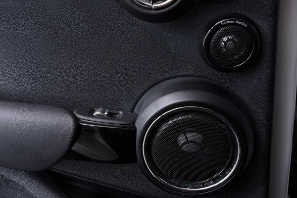 MINI 5-deurs 1.5 Cooper Chili (PANORAMADAK, STOELVERWARMING, H/K AUDIO, DEALER ONDERHOUDEN)