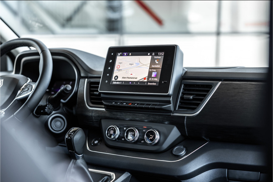 Renault Trafic 2.0 Blue dCi 170 PK L2H1 DC | Dubbel cabine | Camera | CarPlay | Navigatie | Betimmering | Trekhaak | Stoelverwarming | Virtual Cockpit | 5-Zitter| NAP Logisch