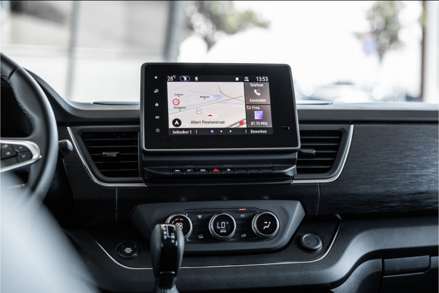 Renault Trafic 2.0 Blue dCi 170 PK L2H1 DC | Dubbel cabine | Camera | CarPlay | Navigatie | Betimmering | Trekhaak | Stoelverwarming | Virtual Cockpit | 5-Zitter| NAP Logisch