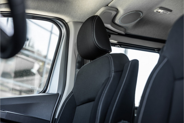 Renault Trafic 2.0 Blue dCi 170 PK L2H1 DC | Dubbel cabine | Camera | CarPlay | Navigatie | Betimmering | Trekhaak | Stoelverwarming | Virtual Cockpit | 5-Zitter| NAP Logisch