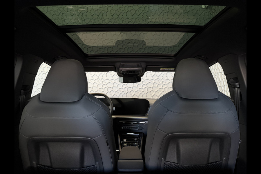 Audi Q3 1.5 e-hybrid |S edition | 272pk | Leer | Pano | Trekhaak | Stoel/Stuur verw | Matrix Led | 20'' Lmv S Line | S-Line | S-edtion