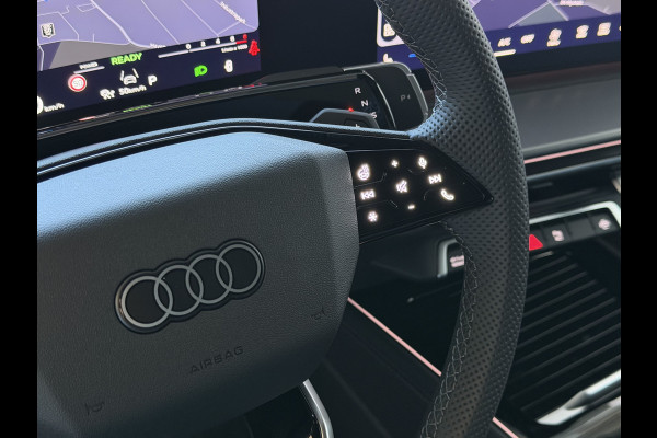 Audi Q3 1.5 e-hybrid |S edition | 272pk | Leer | Pano | Trekhaak | Stoel/Stuur verw | Matrix Led | 20'' Lmv S Line | S-Line | S-edtion