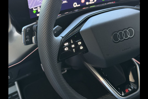 Audi Q3 1.5 e-hybrid |S edition | 272pk | Leer | Pano | Trekhaak | Stoel/Stuur verw | Matrix Led | 20'' Lmv S Line | S-Line | S-edtion