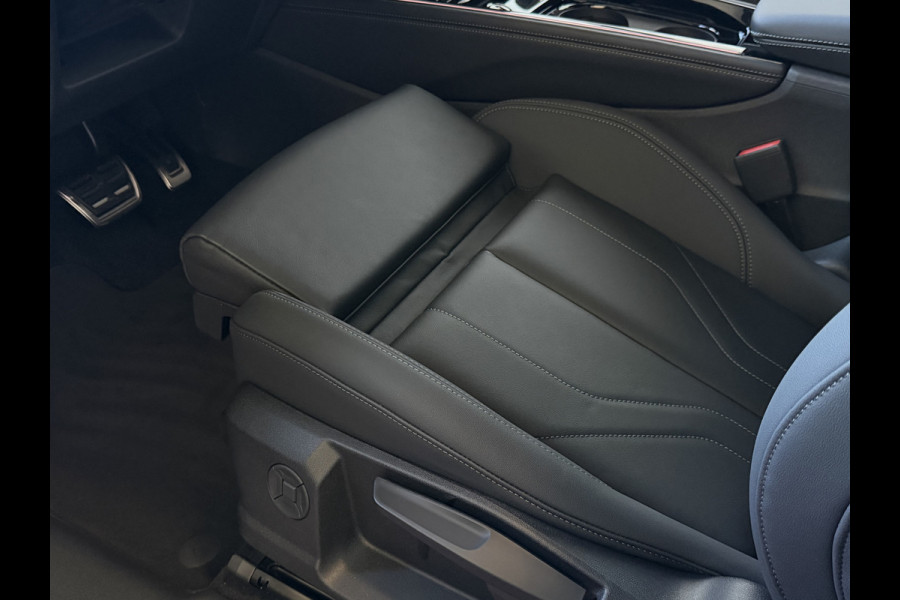 Audi Q3 1.5 e-hybrid |S edition | 272pk | Leer | Pano | Trekhaak | Stoel/Stuur verw | Matrix Led | 20'' Lmv S Line | S-Line | S-edtion