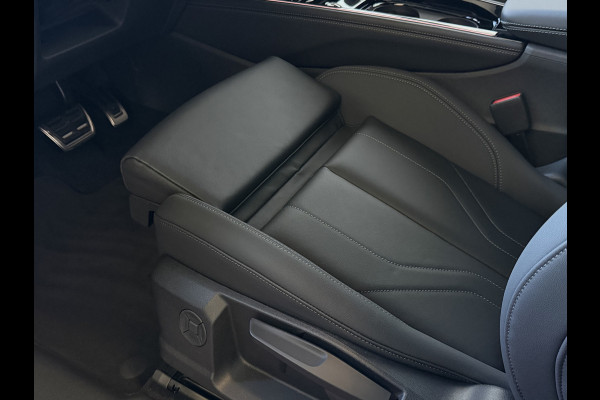 Audi Q3 1.5 e-hybrid |S edition | 272pk | Leer | Pano | Trekhaak | Stoel/Stuur verw | Matrix Led | 20'' Lmv S Line | S-Line | S-edtion