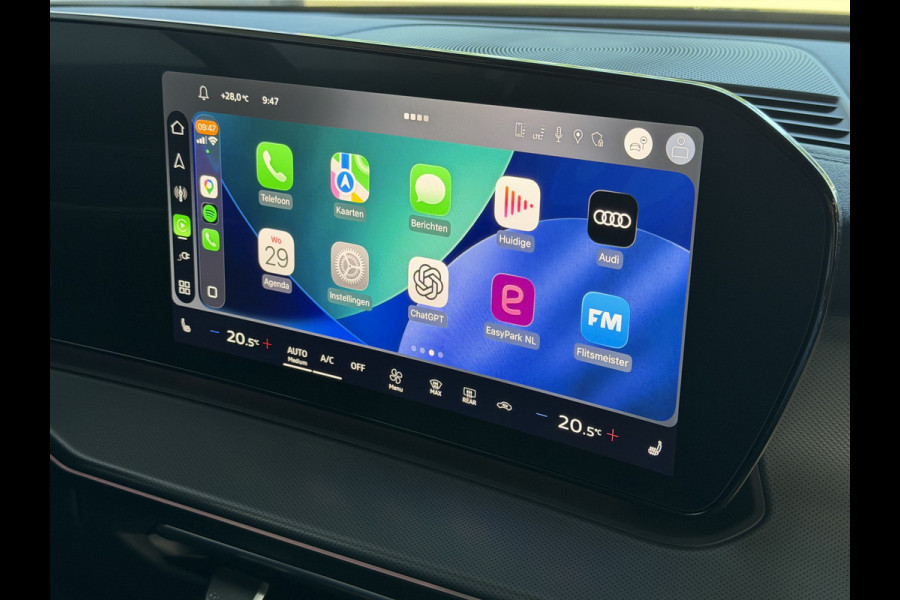 Audi Q3 1.5 e-hybrid |S edition | 272pk | Leer | Pano | Trekhaak | Stoel/Stuur verw | Matrix Led | 20'' Lmv S Line | S-Line | S-edtion