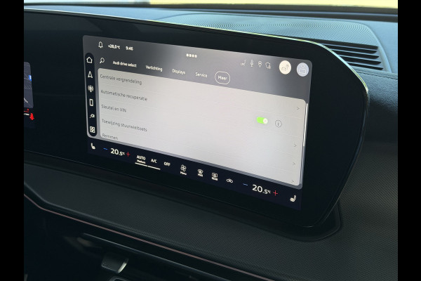 Audi Q3 1.5 e-hybrid |S edition | 272pk | Leer | Pano | Trekhaak | Stoel/Stuur verw | Matrix Led | 20'' Lmv S Line | S-Line | S-edtion