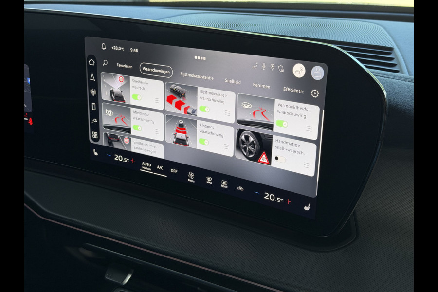Audi Q3 1.5 e-hybrid |S edition | 272pk | Leer | Pano | Trekhaak | Stoel/Stuur verw | Matrix Led | 20'' Lmv S Line | S-Line | S-edtion