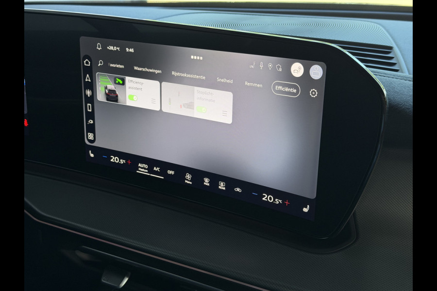 Audi Q3 1.5 e-hybrid |S edition | 272pk | Leer | Pano | Trekhaak | Stoel/Stuur verw | Matrix Led | 20'' Lmv S Line | S-Line | S-edtion