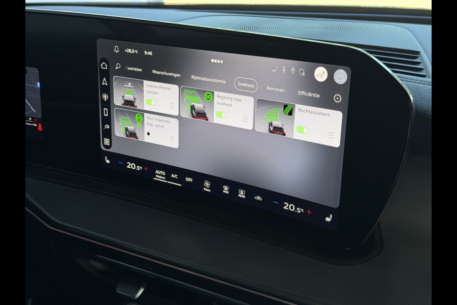 Audi Q3 1.5 e-hybrid |S edition | 272pk | Leer | Pano | Trekhaak | Stoel/Stuur verw | Matrix Led | 20'' Lmv S Line | S-Line | S-edtion