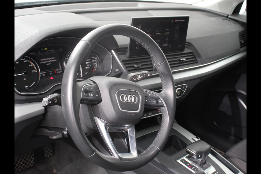 Audi Q5 50 TFSI e quattro S edition Climate control Adaptieve cruise control Led Apple Carplay/ Android Auto Parkeersensoren Verwarmde voorstoelen Keyless Lane assist Lichtmetalen velgen